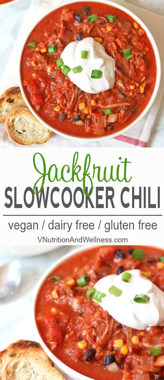 Crockpot Jackfruit Chili | This Jackfruit Chili is slow cooked in a crockpot to bring out all of its delicious flavors. It's the perfect cozy meal for cooler weather. gluten-free, dairy-free, vegan recipe, jackfruit, vegetarian, #veganchili #dairyfreechili