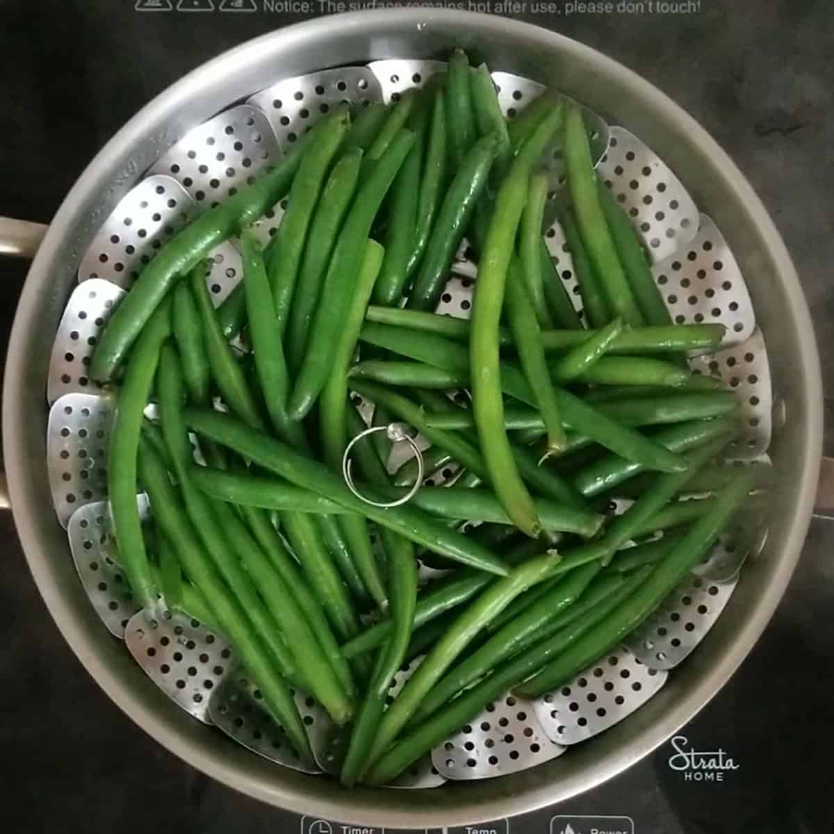 steaming green beans
