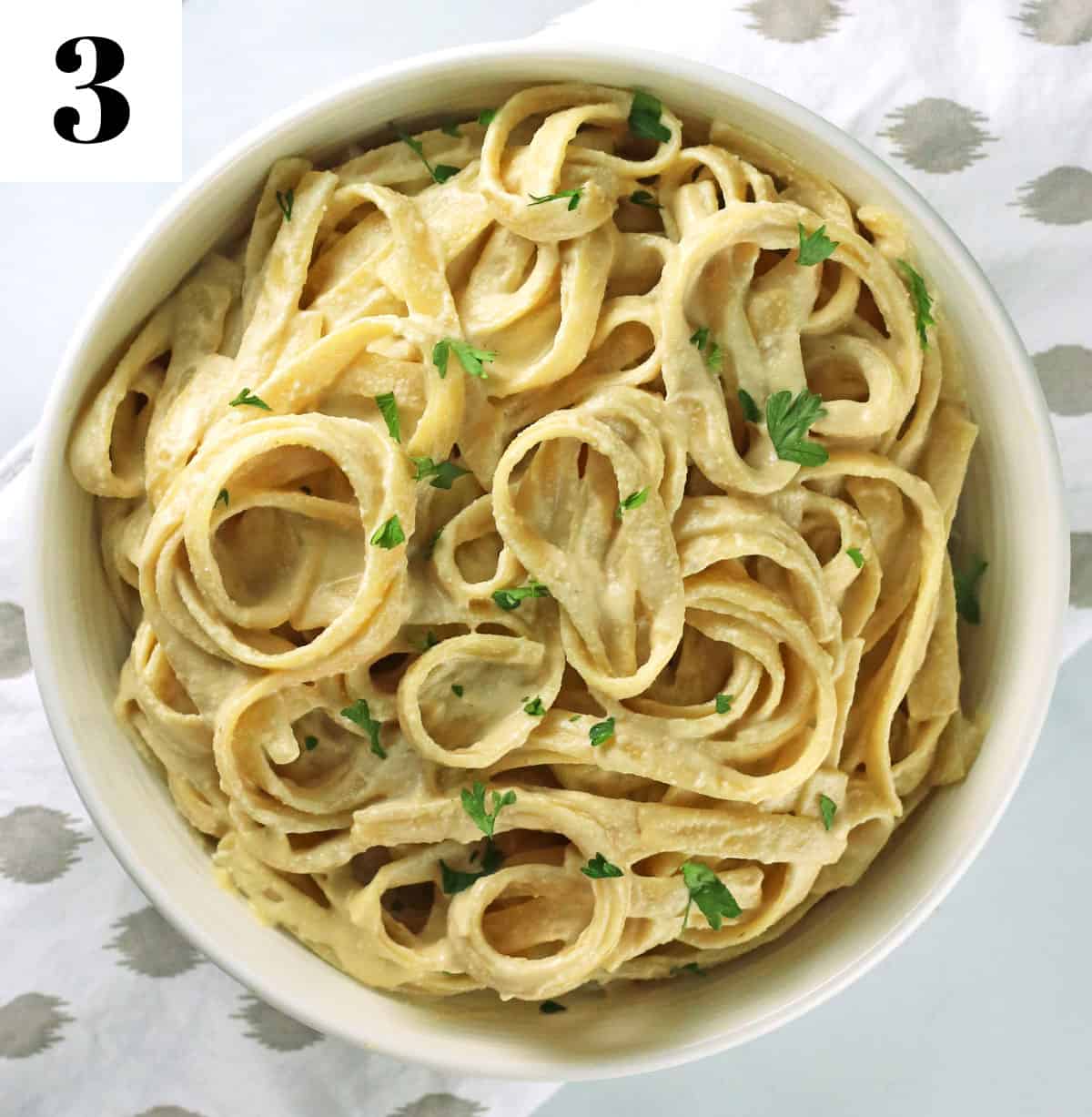 finished vegan alfredo sauce pasta