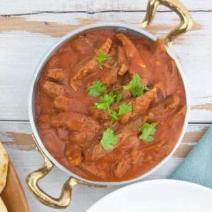 butter chicken in bowl